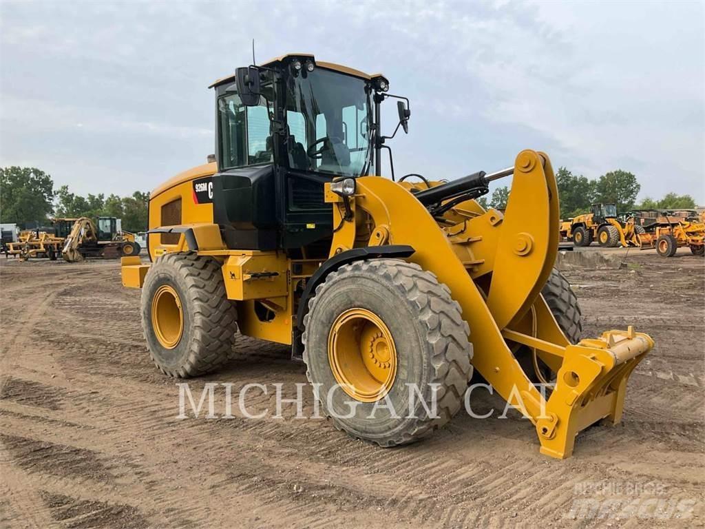 CAT 926M 3RQ Kolesni nakladalci