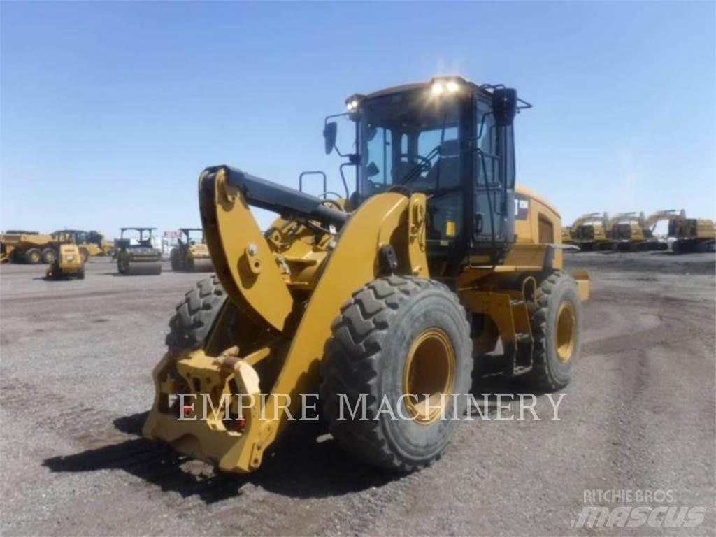 CAT 926M FC Kolesni nakladalci