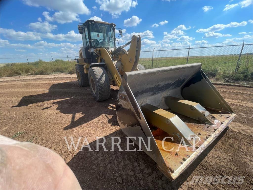 CAT 926M HL Kolesni nakladalci