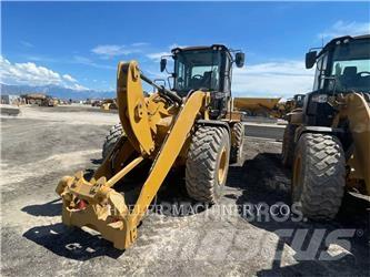 CAT 926M HL QC Kolesni nakladalci