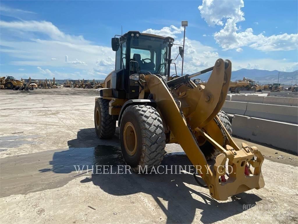 CAT 926M HL QC Kolesni nakladalci