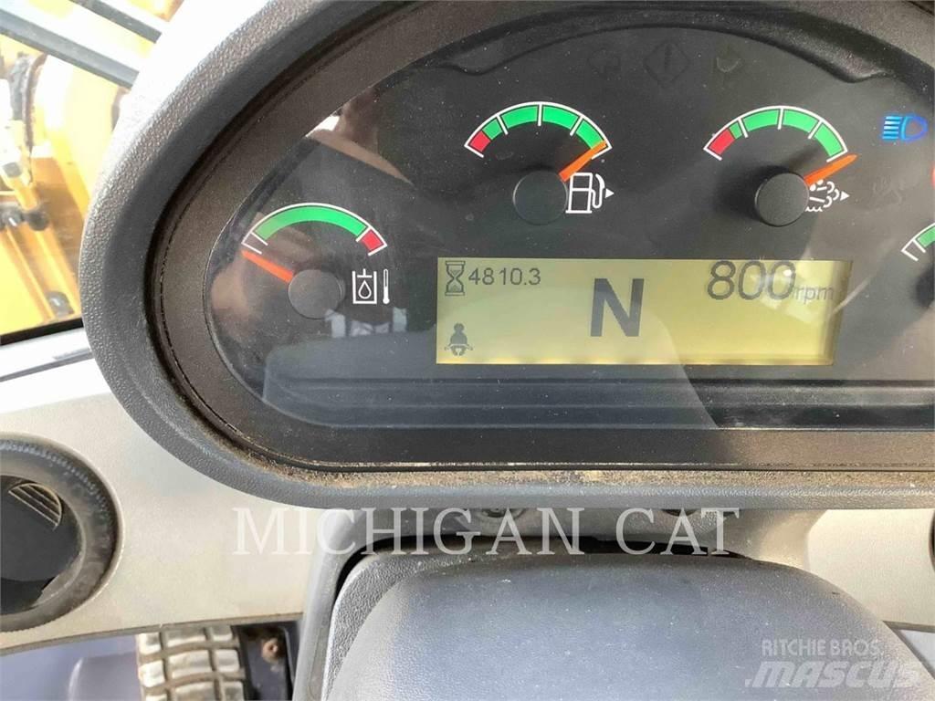 CAT 926M Q Kolesni nakladalci
