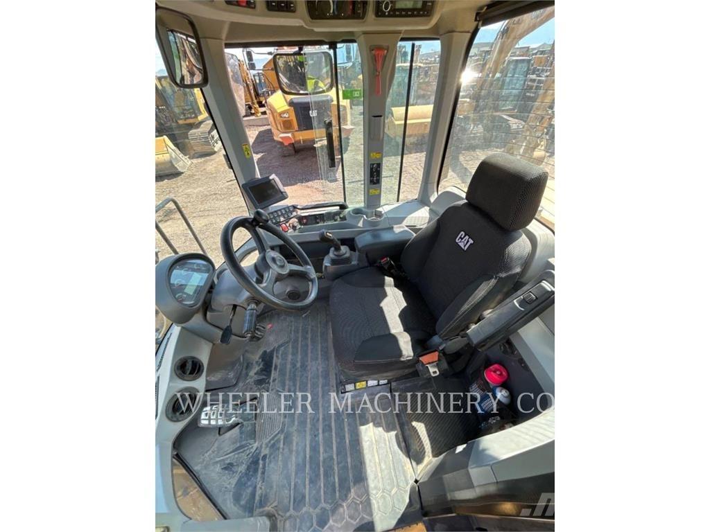 CAT 926M QC Kolesni nakladalci