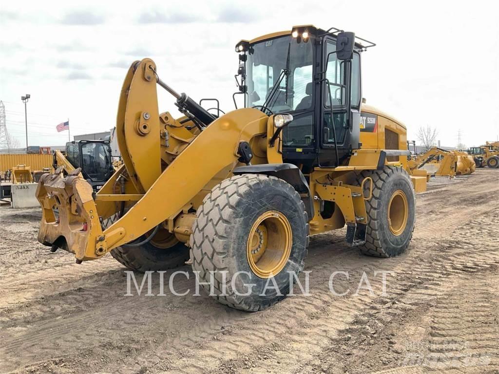 CAT 926M RQ Kolesni nakladalci
