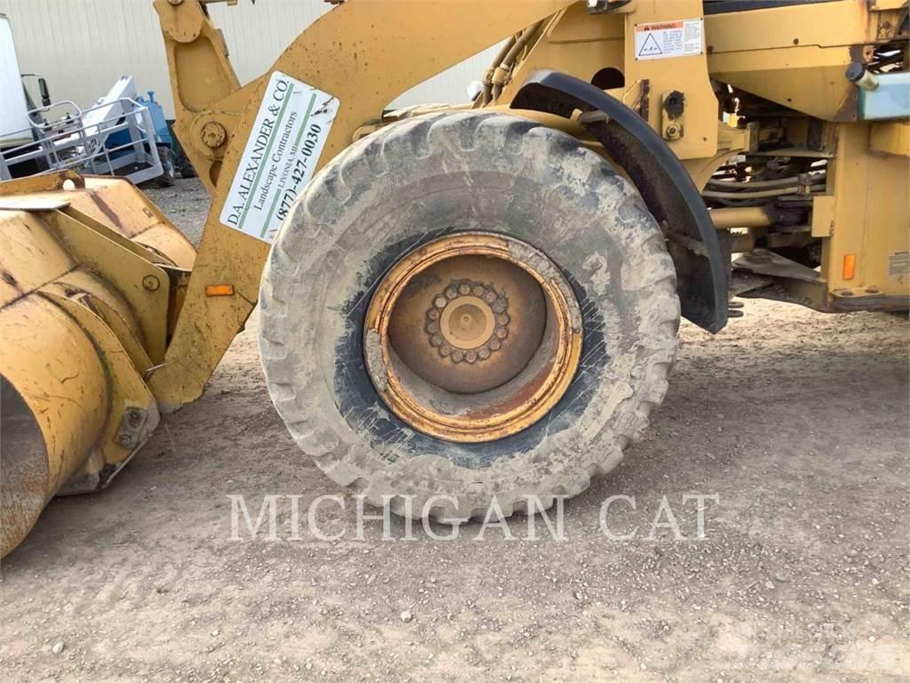 CAT 928G Kolesni nakladalci