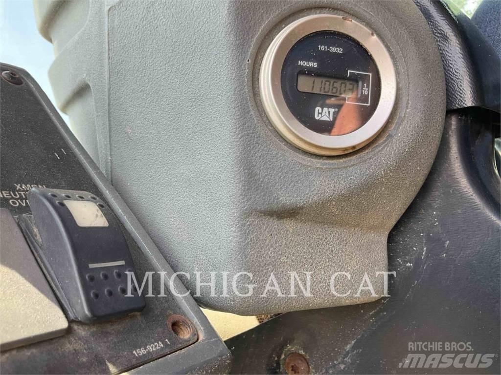 CAT 928G Kolesni nakladalci