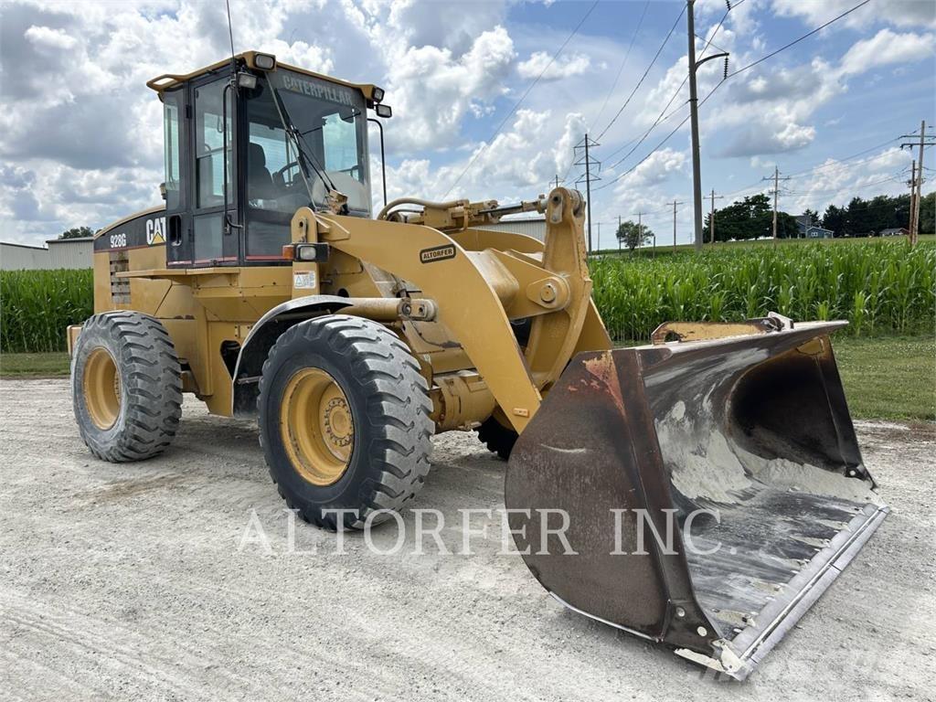 CAT 928G Kolesni nakladalci