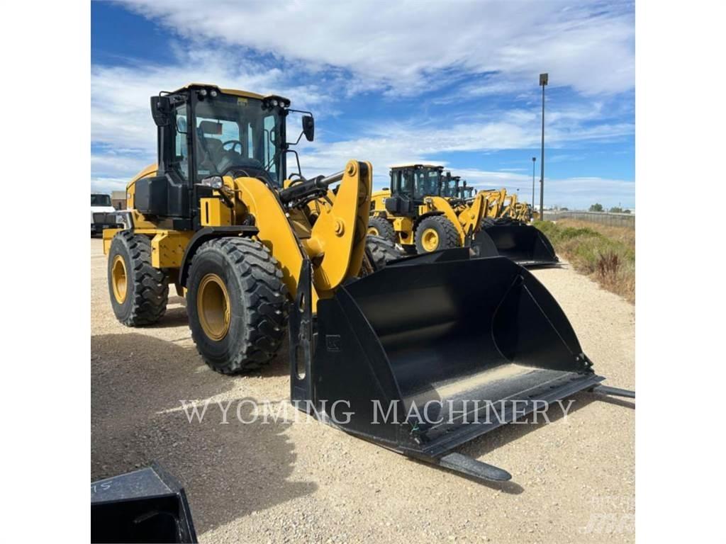 CAT 930 Kolesni nakladalci