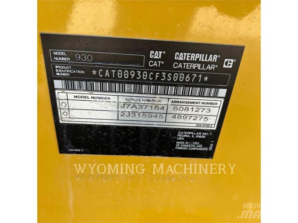 CAT 930 Kolesni nakladalci