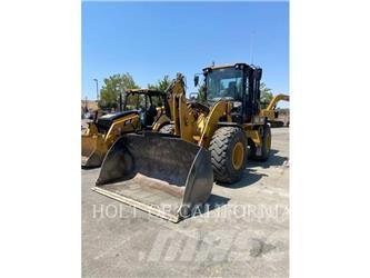 CAT 930 Kolesni nakladalci