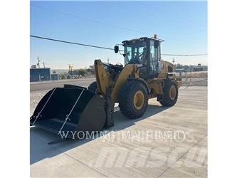 CAT 930 Kolesni nakladalci
