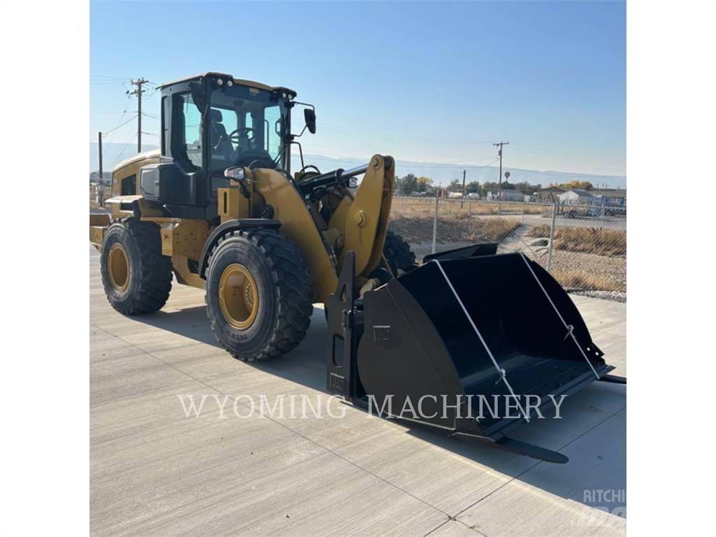 CAT 930 Kolesni nakladalci