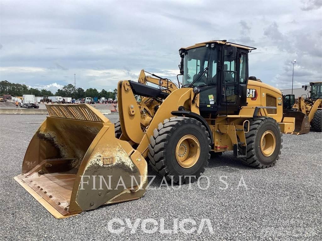 CAT 930 Kolesni nakladalci