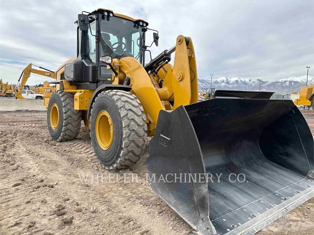 CAT 930 QC Kolesni nakladalci