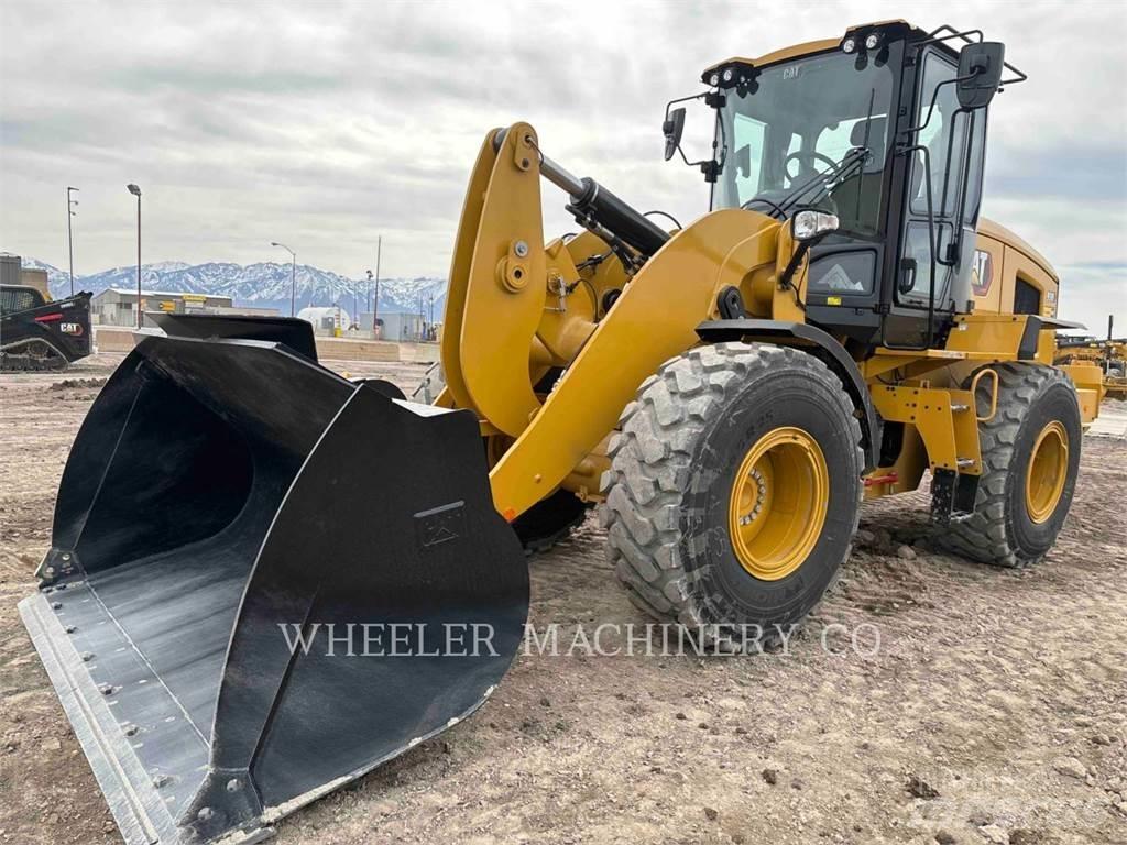 CAT 930 QC Kolesni nakladalci