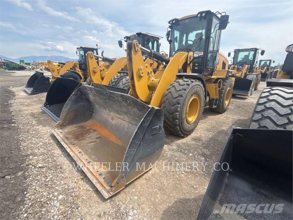 CAT 930 QC Kolesni nakladalci