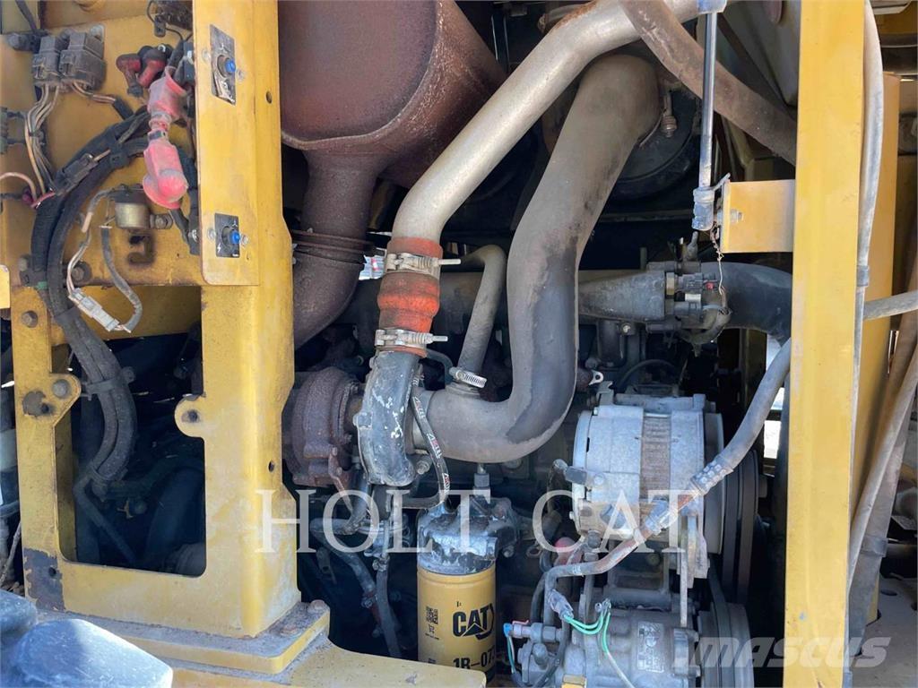 CAT 930G Kolesni nakladalci