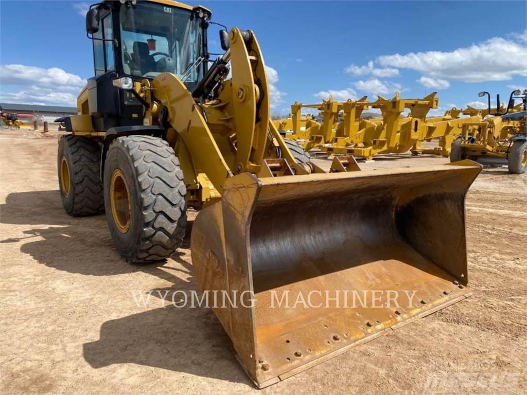 CAT 930K Kolesni nakladalci