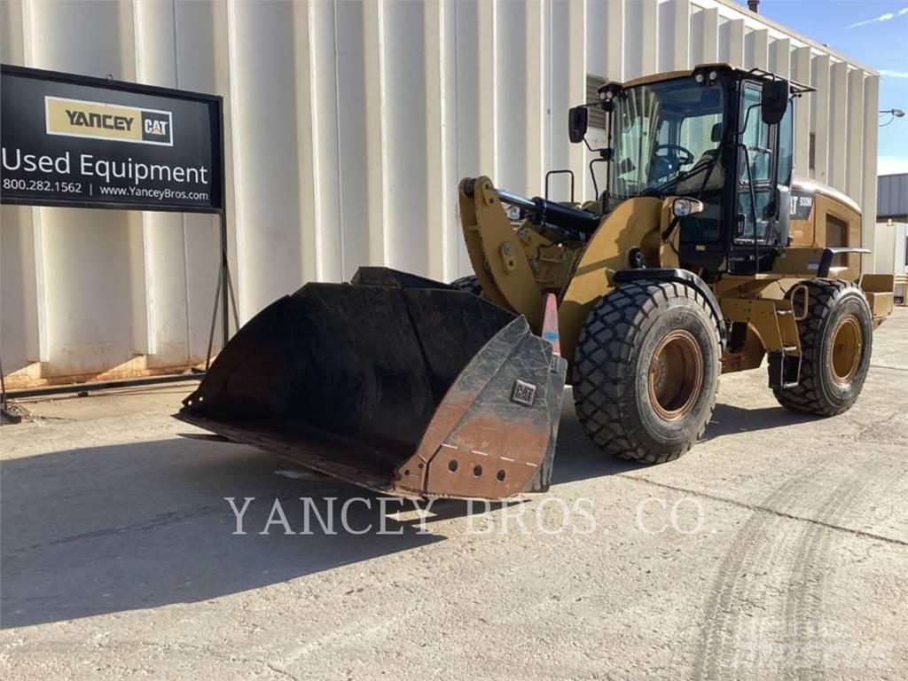 CAT 930M Kolesni nakladalci