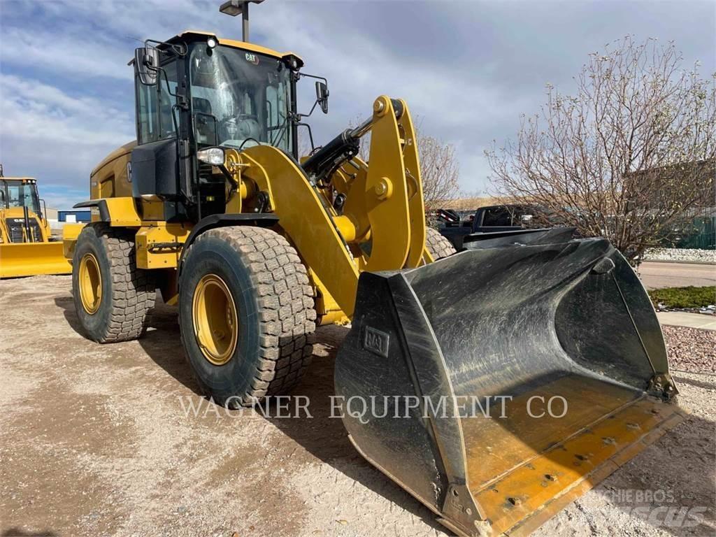 CAT 930M Kolesni nakladalci