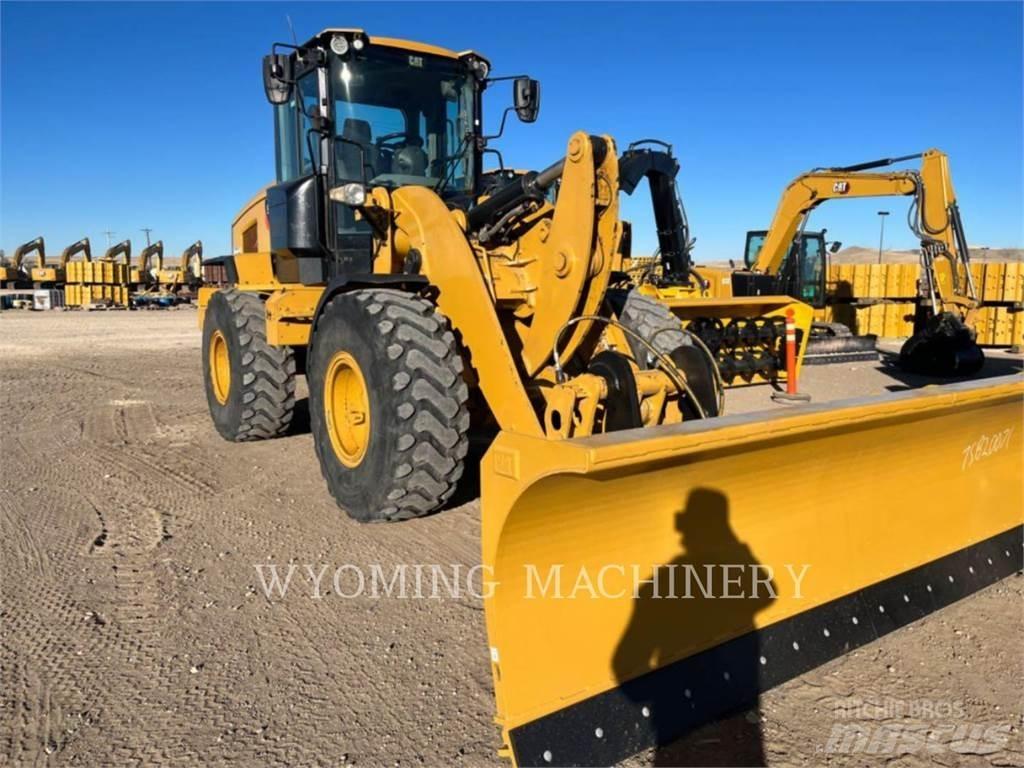 CAT 930M Kolesni nakladalci
