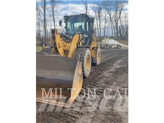 CAT 930M Kolesni nakladalci