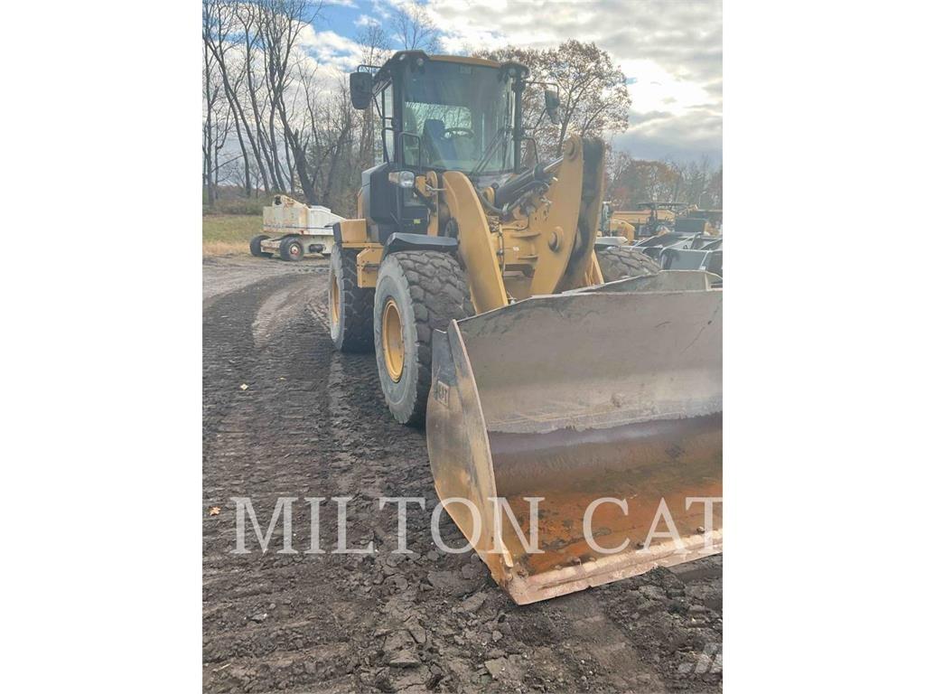 CAT 930M Kolesni nakladalci