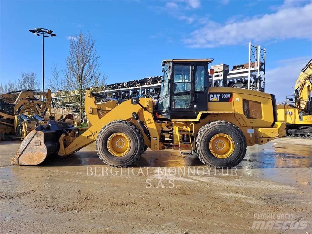 CAT 930M Kolesni nakladalci