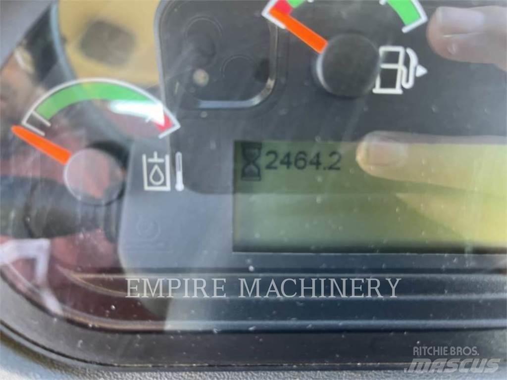 CAT 930M Kolesni nakladalci
