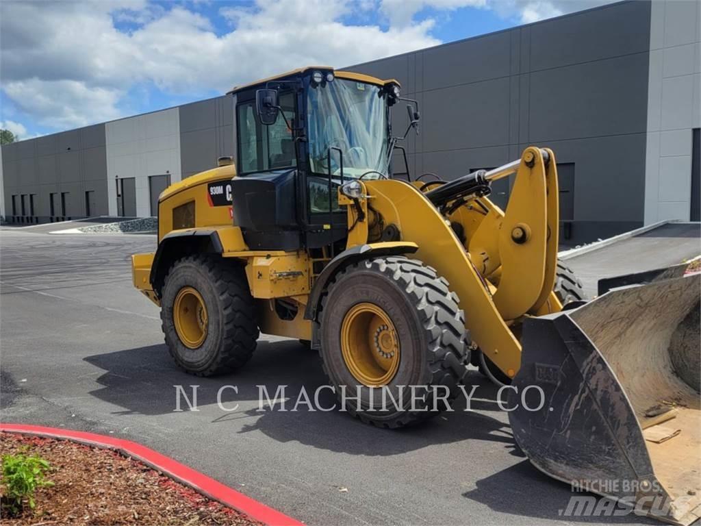 CAT 930M Kolesni nakladalci