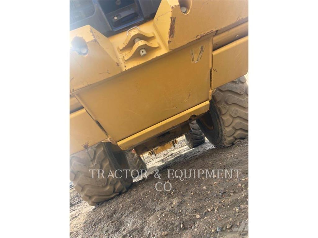 CAT 930M Kolesni nakladalci