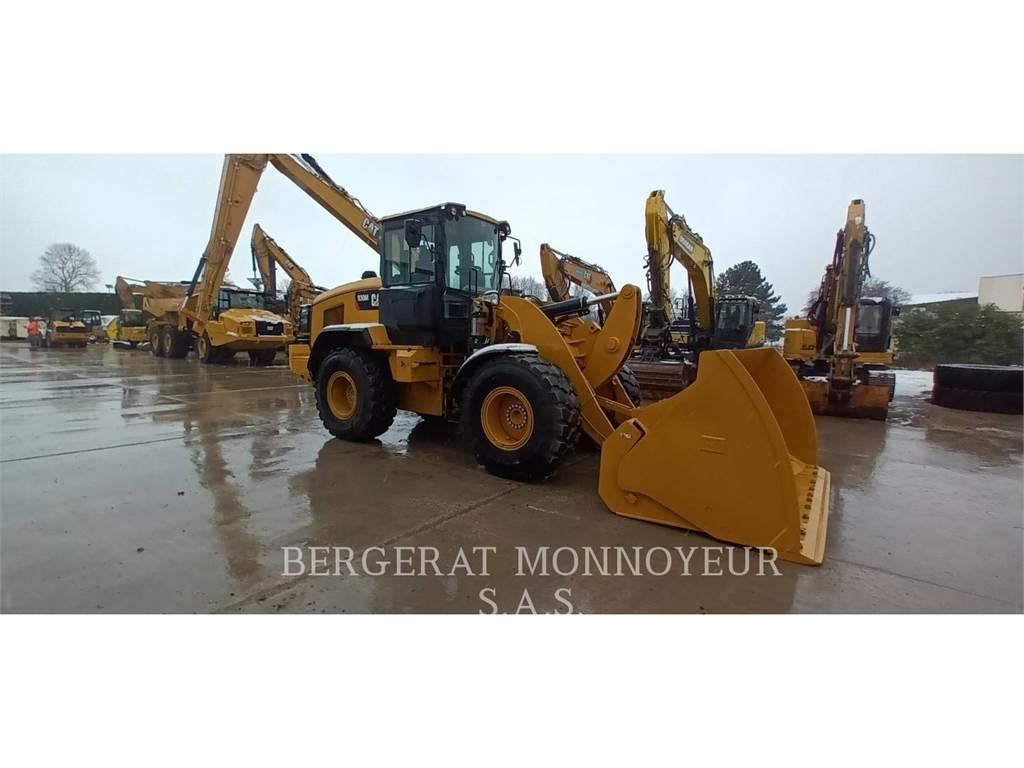 CAT 930M Kolesni nakladalci