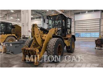 CAT 930M Kolesni nakladalci