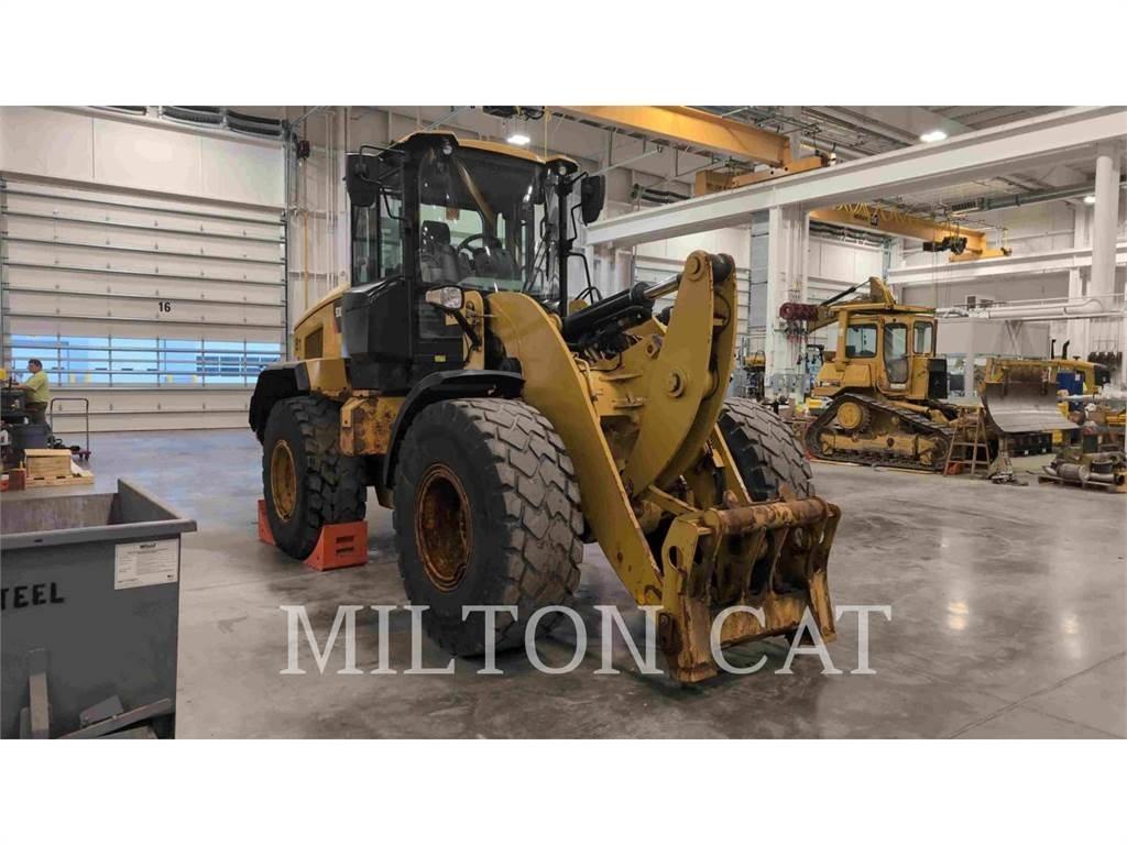 CAT 930M Kolesni nakladalci