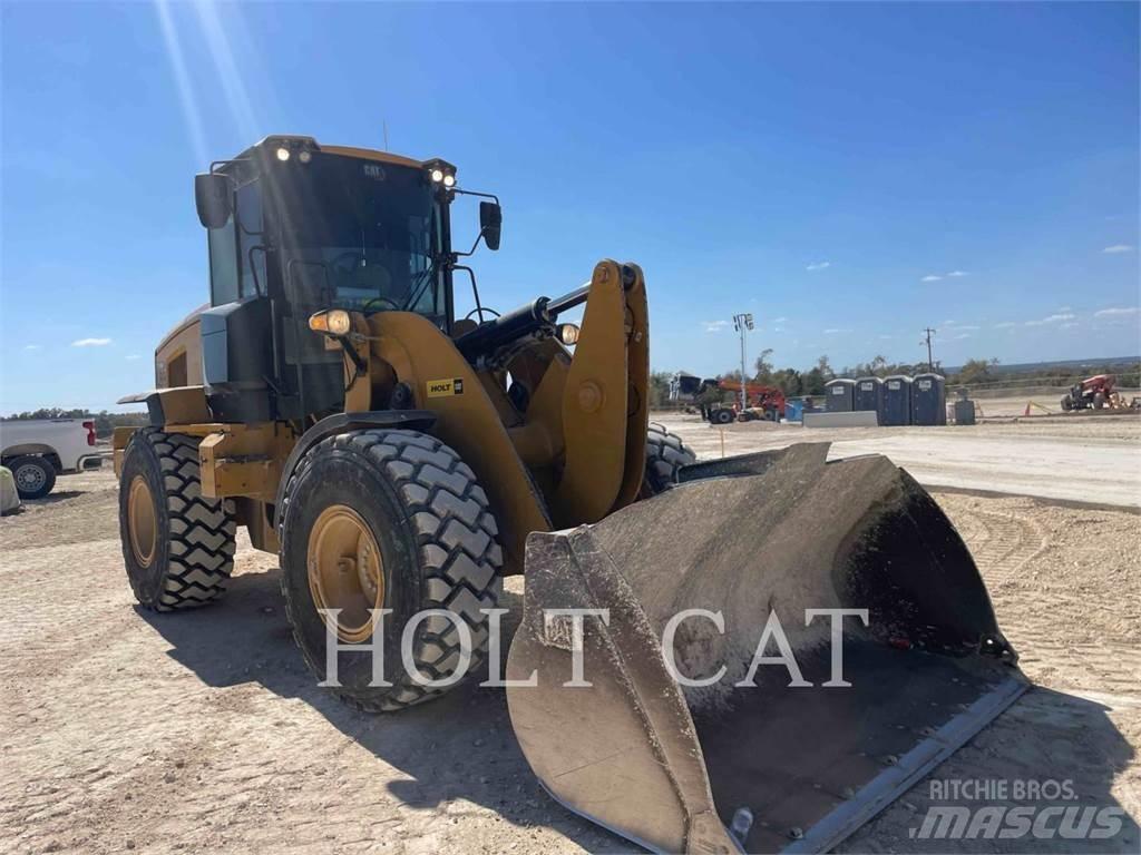 CAT 930M Kolesni nakladalci