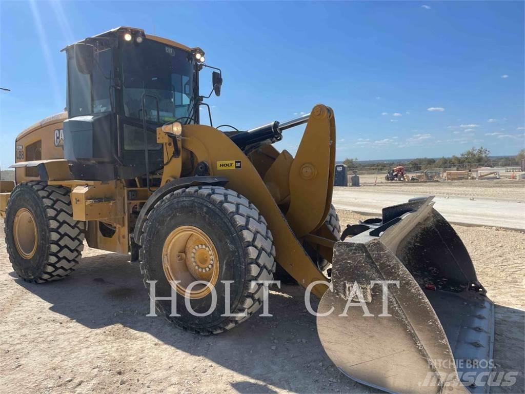 CAT 930M Kolesni nakladalci
