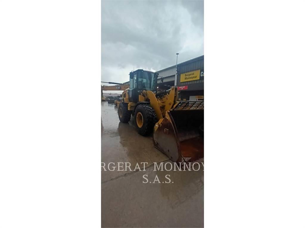CAT 930M Kolesni nakladalci