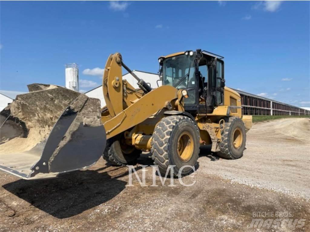 CAT 930M Kolesni nakladalci