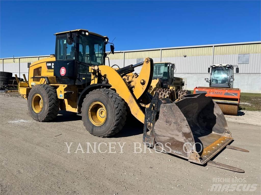 CAT 930M Kolesni nakladalci