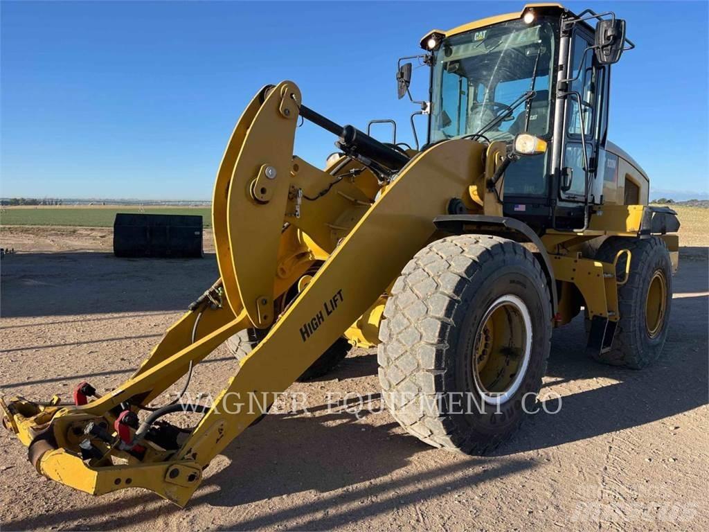 CAT 930M Kolesni nakladalci