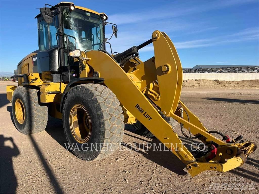 CAT 930M Kolesni nakladalci