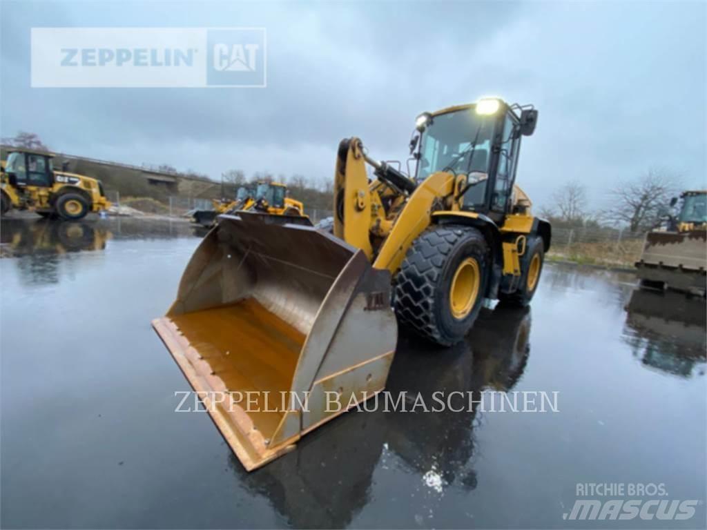 CAT 930M Kolesni nakladalci