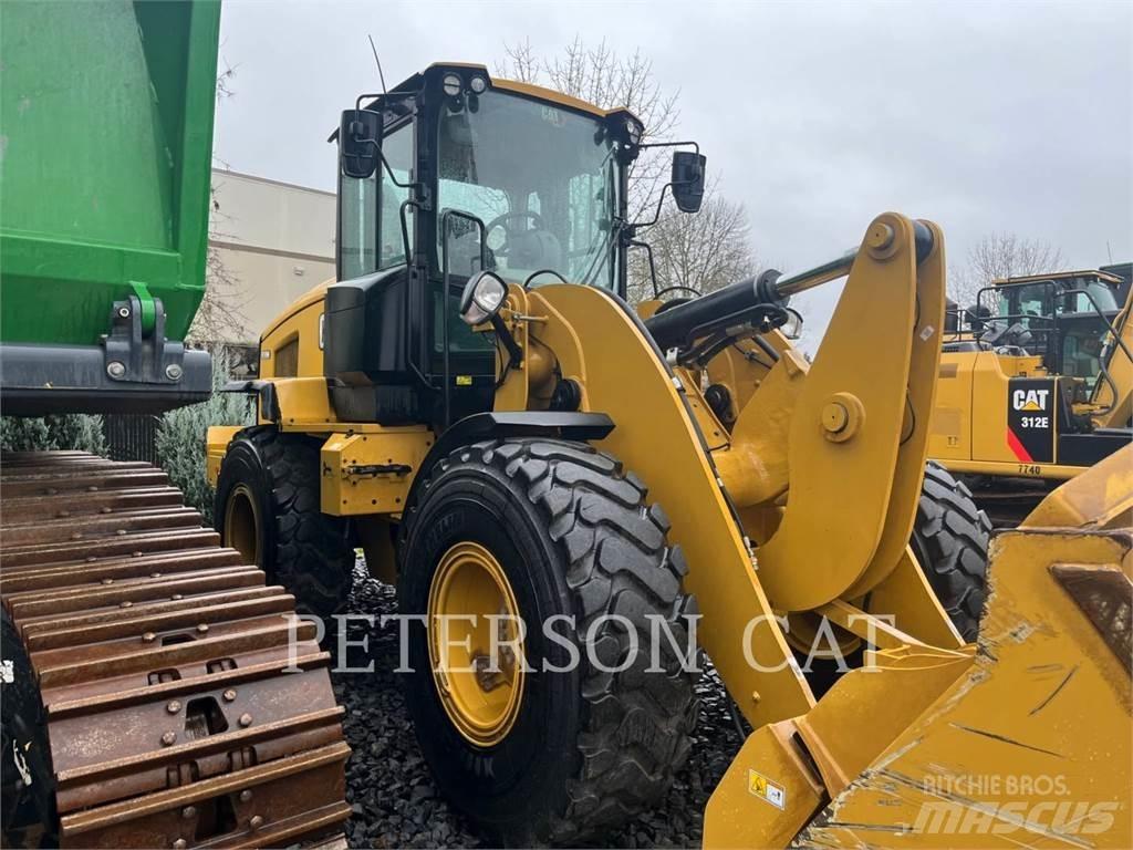 CAT 930M Kolesni nakladalci