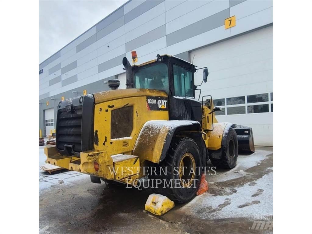 CAT 930M Kolesni nakladalci