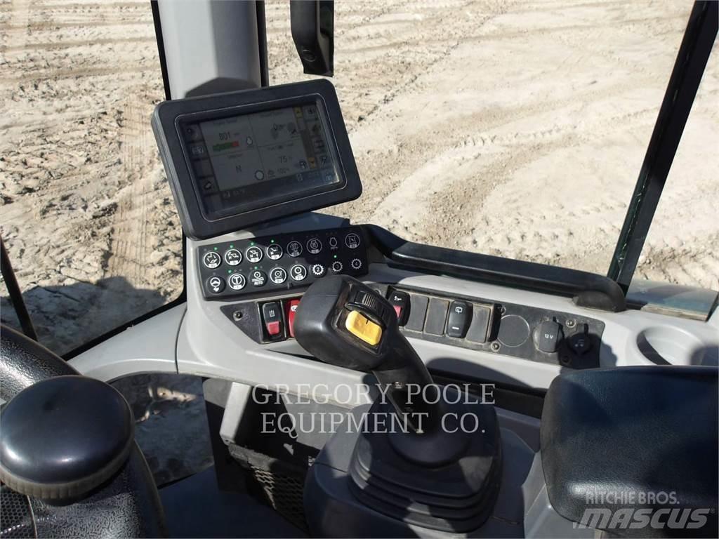 CAT 930M Kolesni nakladalci