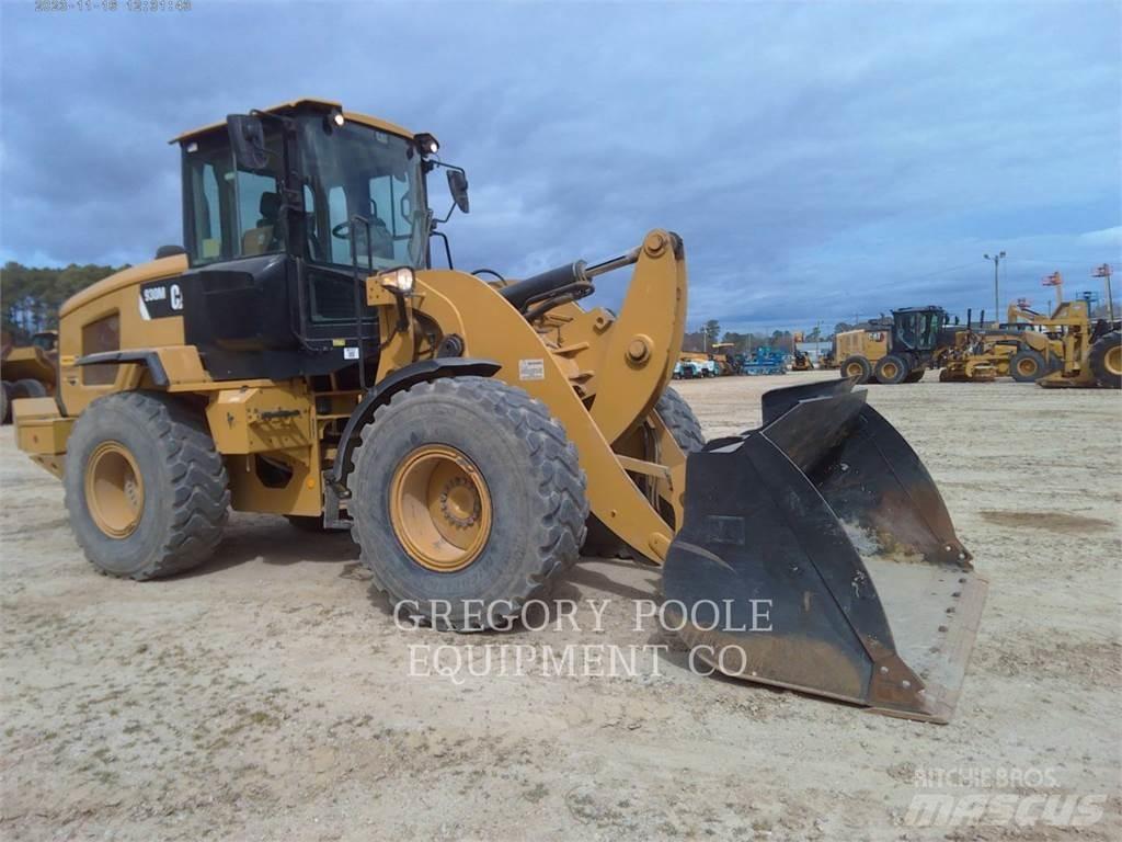 CAT 930M Kolesni nakladalci
