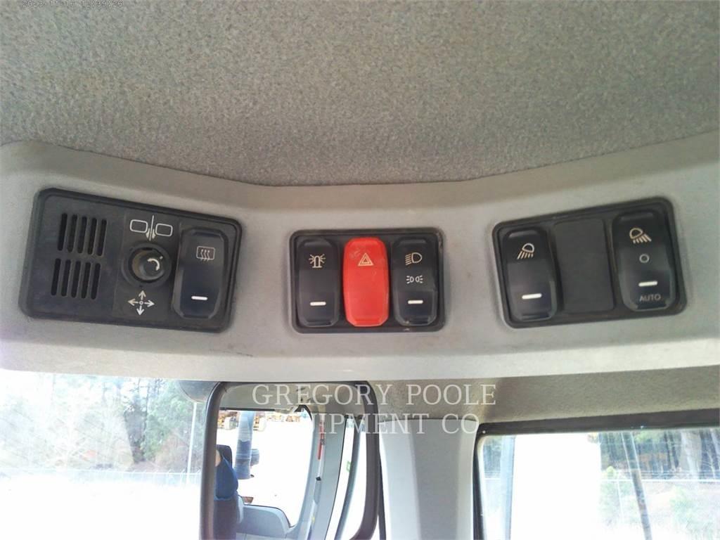 CAT 930M Kolesni nakladalci