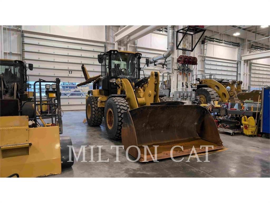 CAT 930M Kolesni nakladalci