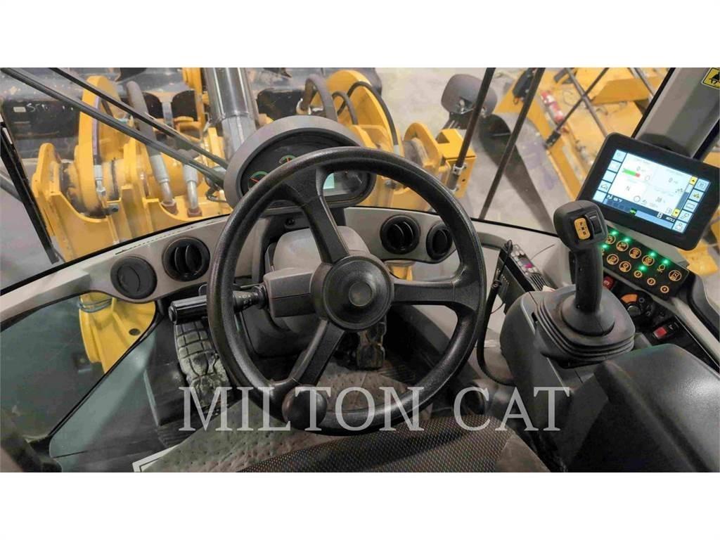CAT 930M Kolesni nakladalci