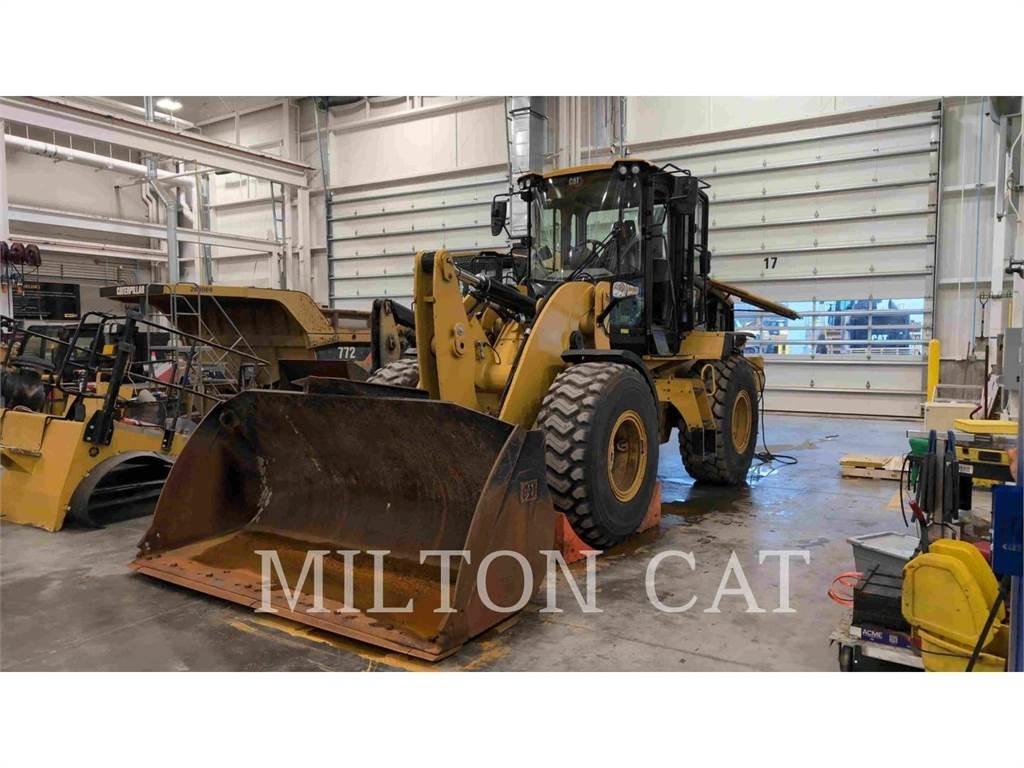 CAT 930M Kolesni nakladalci